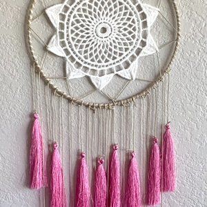 Pink Gradient White Silky Tassels Crochet Flower Dream Catcher Wall Hanging New